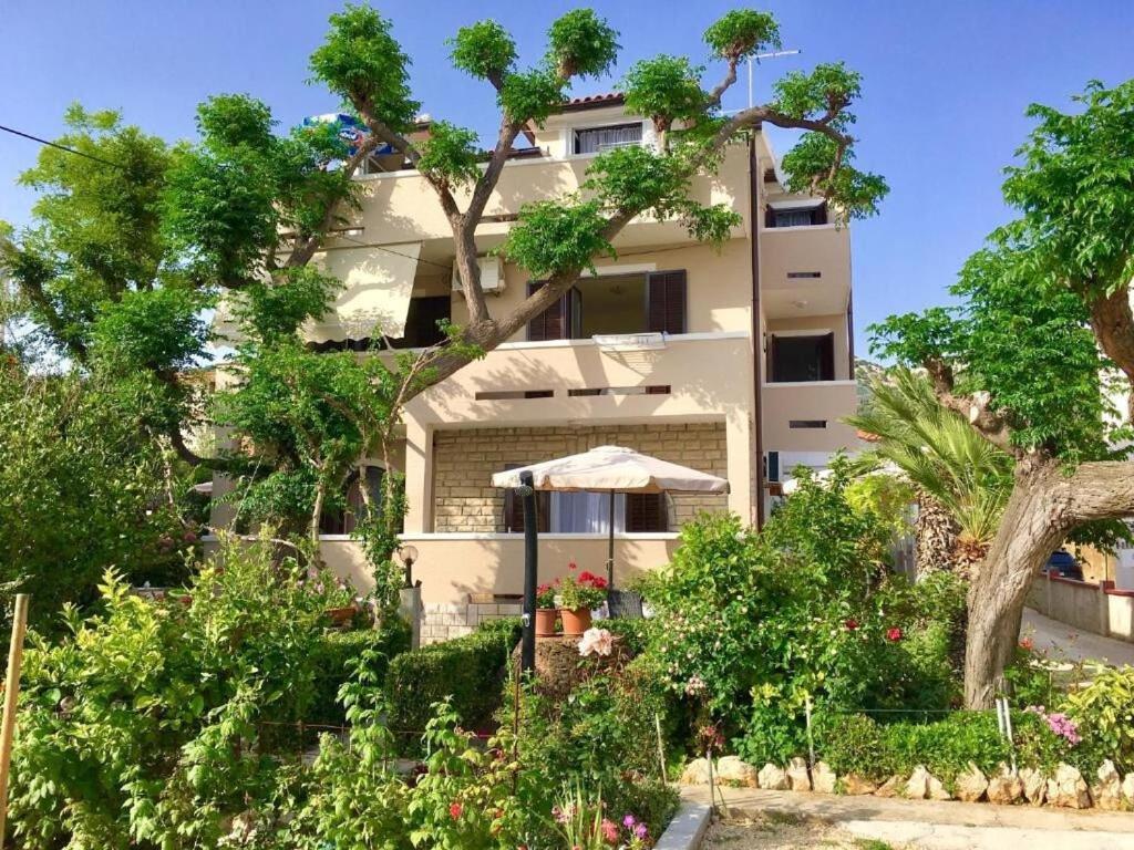 Apartments Zdenka - Garden Terrace Barbat na Rabu Exteriér fotografie